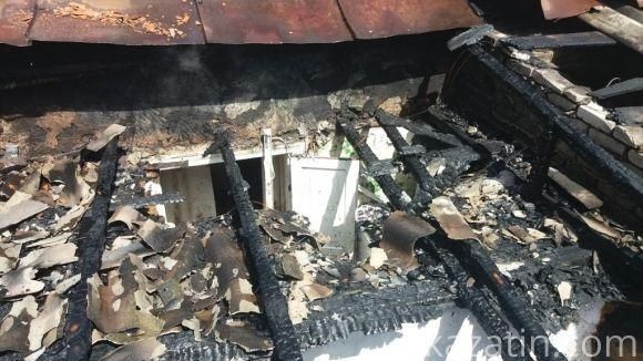 Пожежа на Довженка: горів будинок, фото №1 на сайті 20minut.ua