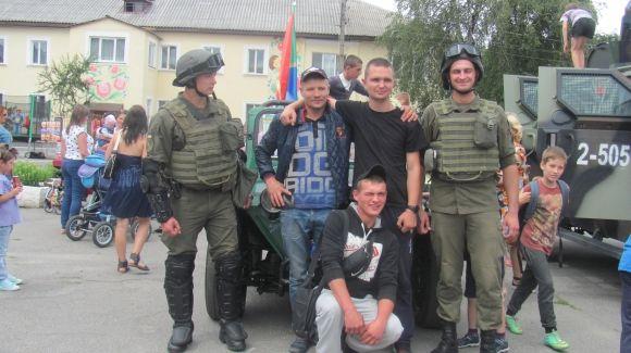 До Козятина завітали  клуб антикварних і спортивних автомобілів "КАіСА" і Дорожний контроль, фото №4 на сайті 20minut.ua
