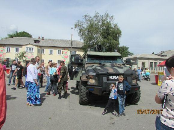 Нацгвардійці в Козятині прорекламували військову службу на сайті 20minut.ua Нацгвардійці в Козятині прорекламували військову службу, фото №5 на сайті 20minut.ua