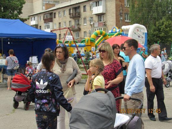 Центральна площа сьогодні виглядає по-військовому, фото №4 на сайті 20minut.ua