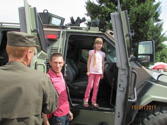 Нацгвардійці в Козятині прорекламували військову службу на сайті 20minut.ua Нацгвардійці в Козятині прорекламували військову службу, фото №7 на сайті 20minut.ua