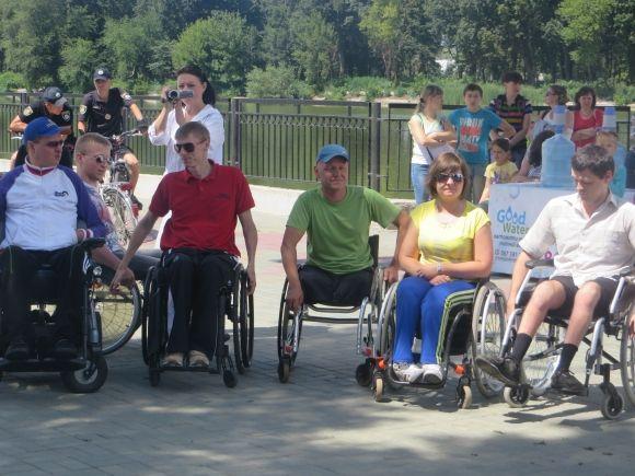 На набережній у Хмельницькому змагались велосипедисти, бігуни і візочники, фото №3 на сайті vsim.ua