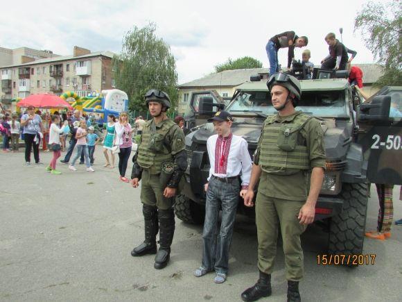 Нацгвардійці в Козятині прорекламували військову службу на сайті 20minut.ua Нацгвардійці в Козятині прорекламували військову службу, фото №27 на сайті 20minut.ua