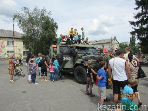 Нацгвардійці в Козятині прорекламували військову службу на сайті 20minut.ua Нацгвардійці в Козятині прорекламували військову службу, фото №33 на сайті 20minut.ua