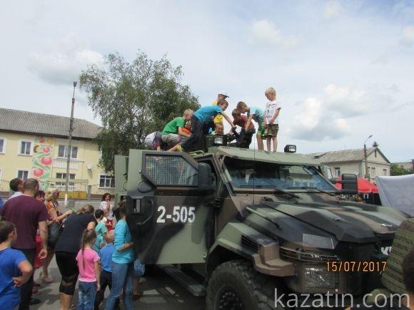Нацгвардійці в Козятині прорекламували військову службу на сайті 20minut.ua Нацгвардійці в Козятині прорекламували військову службу, фото №36 на сайті 20minut.ua