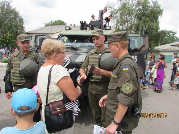 Нацгвардійці в Козятині прорекламували військову службу на сайті 20minut.ua Нацгвардійці в Козятині прорекламували військову службу, фото №24 на сайті 20minut.ua