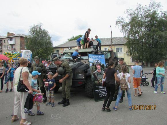 Нацгвардійці в Козятині прорекламували військову службу на сайті 20minut.ua Нацгвардійці в Козятині прорекламували військову службу, фото №22 на сайті 20minut.ua