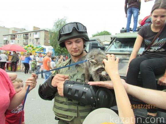 Нацгвардійці в Козятині прорекламували військову службу на сайті 20minut.ua Нацгвардійці в Козятині прорекламували військову службу, фото №41 на сайті 20minut.ua