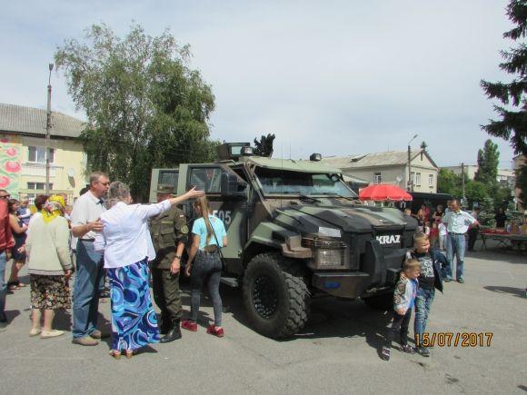 Нацгвардійці в Козятині прорекламували військову службу на сайті 20minut.ua Нацгвардійці в Козятині прорекламували військову службу, фото №3 на сайті 20minut.ua