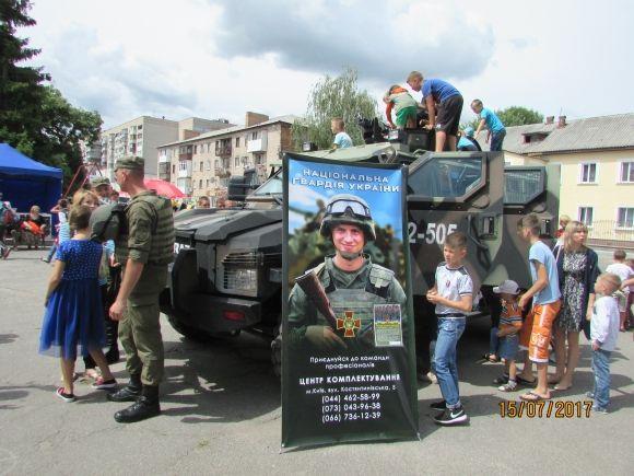 Нацгвардійці в Козятині прорекламували військову службу на сайті 20minut.ua Нацгвардійці в Козятині прорекламували військову службу, фото №10 на сайті 20minut.ua