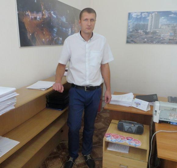 Дорогі бутіки або «толкучка». Як і де одягаються працівники Хмельницької міськради на сайті vsim.ua Дорогі бутіки або «толкучка». Як і де одягаються працівники Хмельницької міськради, фото №5 на сайті vsim.ua