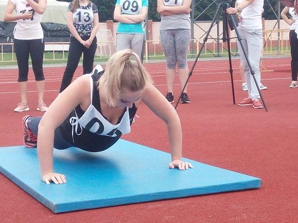 «Ви прийшли на тест, а не в магазин за покупками». Як кандидати в патрульні бігали і віджималися на сайті vsim.ua «Ви прийшли на тест, а не в магазин за покупками». Як кандидати в патрульні бігали і віджималися, фото №8 на сайті vsim.ua