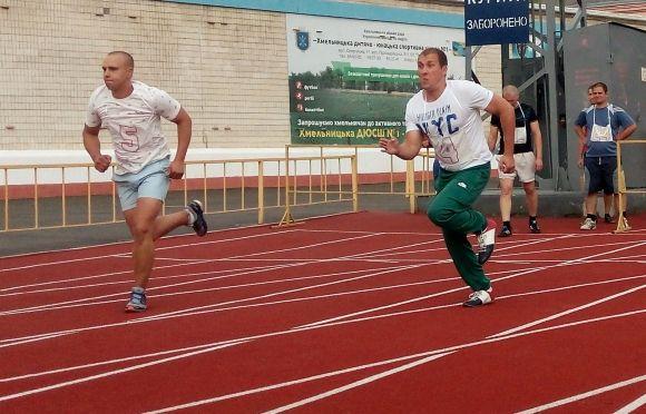 «Ви прийшли на тест, а не в магазин за покупками». Як кандидати в патрульні бігали і віджималися на сайті vsim.ua «Ви прийшли на тест, а не в магазин за покупками». Як кандидати в патрульні бігали і віджималися, фото №4 на сайті vsim.ua