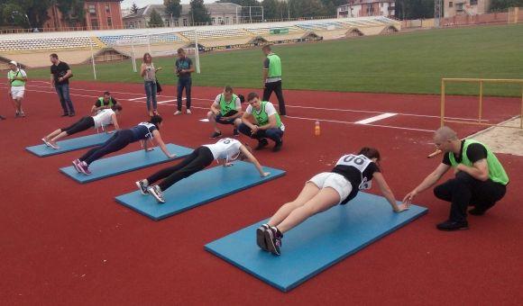 «Ви прийшли на тест, а не в магазин за покупками». Як кандидати в патрульні бігали і віджималися на сайті vsim.ua «Ви прийшли на тест, а не в магазин за покупками». Як кандидати в патрульні бігали і віджималися, фото №7 на сайті vsim.ua