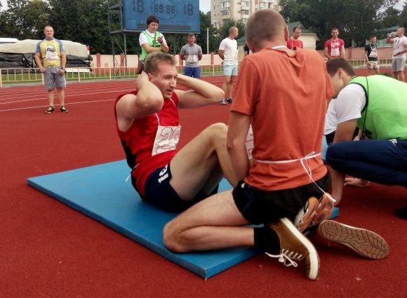 «Ви прийшли на тест, а не в магазин за покупками». Як кандидати в патрульні бігали і віджималися на сайті vsim.ua «Ви прийшли на тест, а не в магазин за покупками». Як кандидати в патрульні бігали і віджималися, фото №3 на сайті vsim.ua