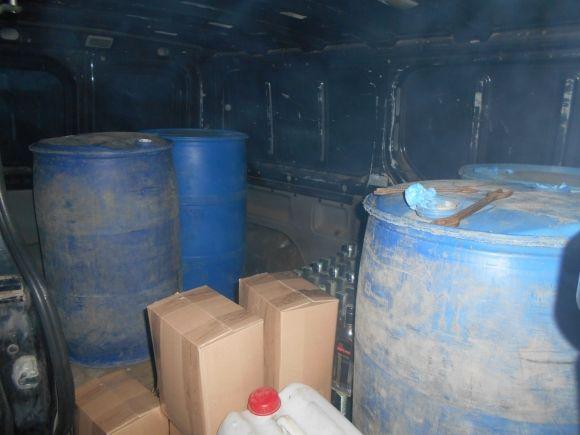 Підпільний цех у Шепетівці виготовляв горілку під марками "Nemiroff" і "Воздух" на сайті vsim.ua Підпільний цех у Шепетівці виготовляв горілку під марками "Nemiroff" і "Воздух", фото №1 на сайті vsim.ua