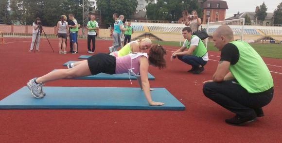 «Ви прийшли на тест, а не в магазин за покупками». Як кандидати в патрульні бігали і віджималися на сайті vsim.ua «Ви прийшли на тест, а не в магазин за покупками». Як кандидати в патрульні бігали і віджималися, фото №9 на сайті vsim.ua