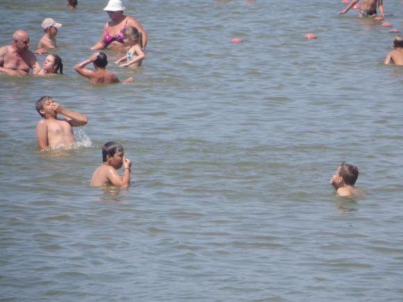 Коли за вікном +30. Як хмельничани відпочивають на міському пляжі, фото №8 на сайті vsim.ua