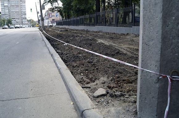 Навколо огорожі Центрального парку буде новий тротуар з велодоріжкою на сайті 20minut.ua Навколо огорожі Центрального парку буде новий тротуар з велодоріжкою, фото №2 на сайті 20minut.ua