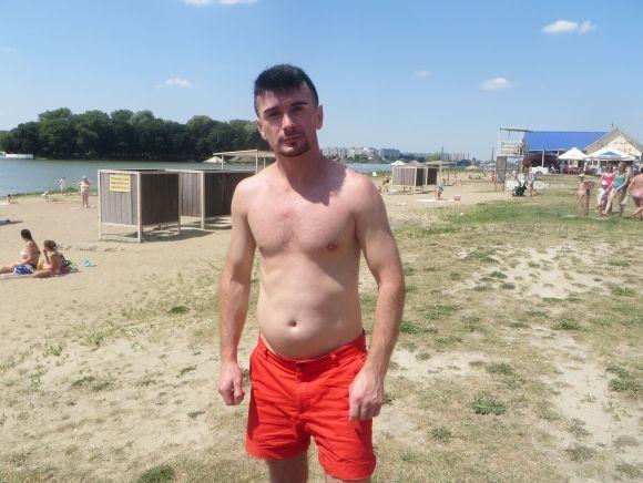 Коли за вікном +30. Як хмельничани відпочивають на міському пляжі, фото №1 на сайті vsim.ua