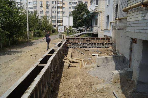 На Поділлі скандал із забудовою. Люди бояться, що у їх підвалі буде «генделик», фото №1 на сайті 20minut.ua