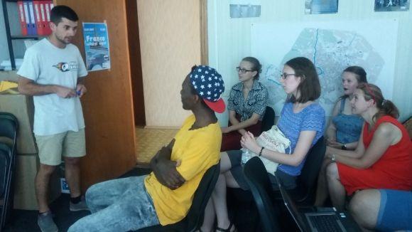 Вечір знайомств із Францією: спілкування, круасани, урок французької й цікаві факти на сайті 20minut.ua Вечір знайомств із Францією: спілкування, круасани, урок французької й цікаві факти, фото №4 на сайті 20minut.ua