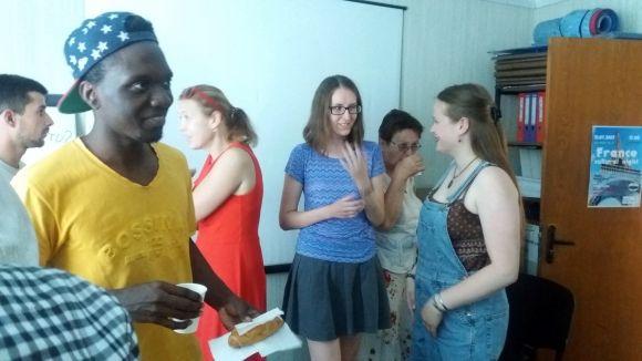 Вечір знайомств із Францією: спілкування, круасани, урок французької й цікаві факти на сайті 20minut.ua Вечір знайомств із Францією: спілкування, круасани, урок французької й цікаві факти, фото №12 на сайті 20minut.ua