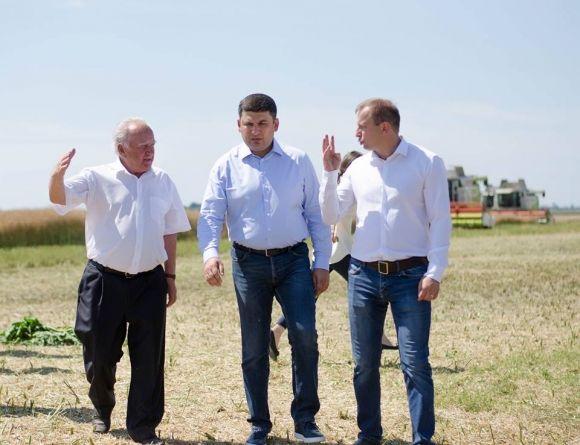 “Під лінійку” зустрічали Володимира Гройсмана керівники Тернопільщини, фото №2 на сайті 20minut.ua