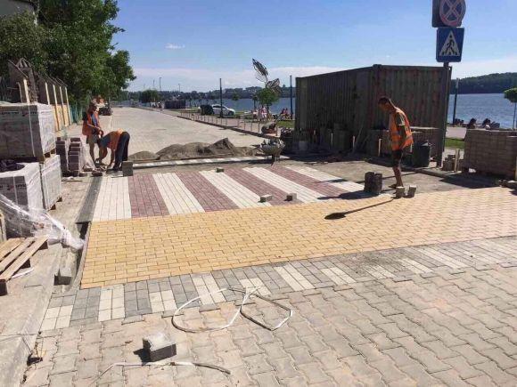 На Білецькій зроблять три підвищених пішохідних переходи з бруківки на сайті 20minut.ua На Білецькій зроблять три підвищених пішохідних переходи з бруківки, фото №1 на сайті 20minut.ua