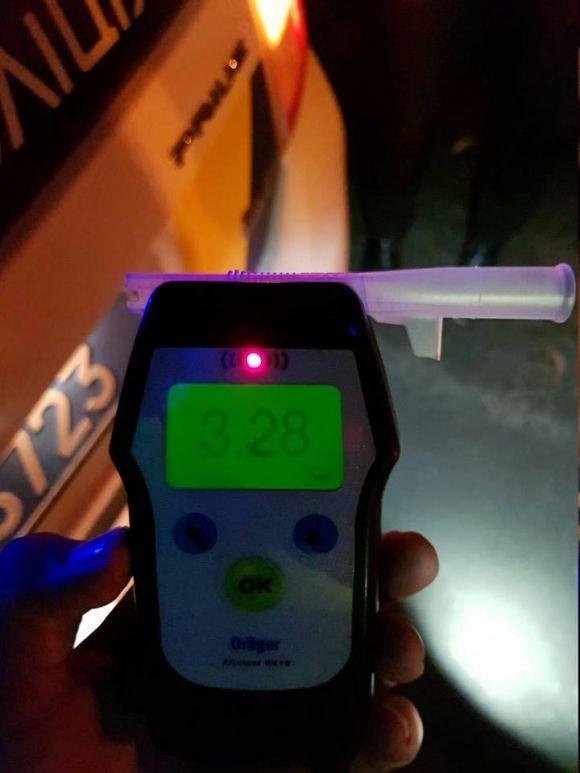 Водій вантажівки Scania «напився до синіх віників» та вирушив в далекобій, фото №1 на сайті 20minut.ua