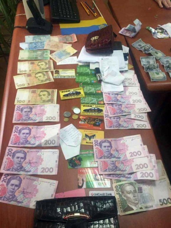 Завкафедри ДонНУ, який переїхав в Вінницю, засвітився в справі про хабар на сайті 20minut.ua Завкафедри ДонНУ, який переїхав в Вінницю, засвітився в справі про хабар, фото №1 на сайті 20minut.ua