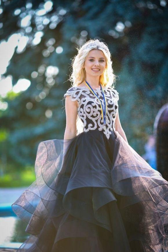 Найкрасивіші випускниці-2017 отримали призи від "20 хвилин", фото №2 на сайті 20minut.ua