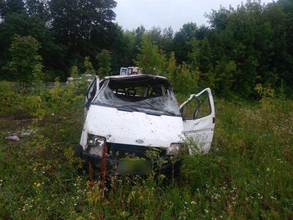 На Хмельниччині перекинувся «Ford». Двоє людей в лікарні, фото №1 на сайті vsim.ua