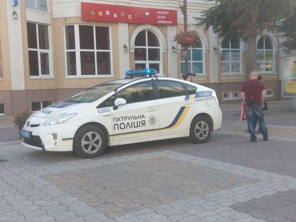 На Проскурівській поліція шукала вибухівку на сайті vsim.ua На Проскурівській поліція шукала вибухівку, фото №2 на сайті vsim.ua