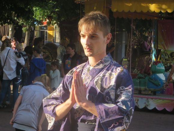 Хмельничани приміряли традиційний японський одяг "yukata" на сайті vsim.ua Хмельничани приміряли традиційний японський одяг "yukata", фото №3 на сайті vsim.ua