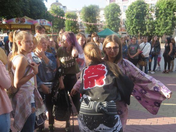 Хмельничани приміряли традиційний японський одяг "yukata" на сайті vsim.ua Хмельничани приміряли традиційний японський одяг "yukata", фото №4 на сайті vsim.ua