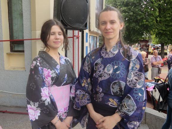 Хмельничани приміряли традиційний японський одяг "yukata" на сайті vsim.ua Хмельничани приміряли традиційний японський одяг "yukata", фото №8 на сайті vsim.ua