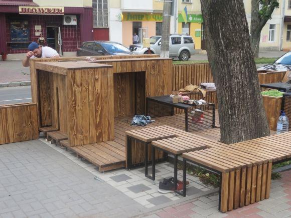 Біля майдану Незалежності облаштовують нову зону для відпочинку, фото №1 на сайті vsim.ua