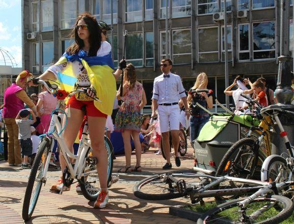 Леді на велосипеді. «Приїхала на 12-сантиметровій шпильці і перевзулася» на сайті 20minut.ua Леді на велосипеді. «Приїхала на 12-сантиметровій шпильці і перевзулася», фото №7 на сайті 20minut.ua