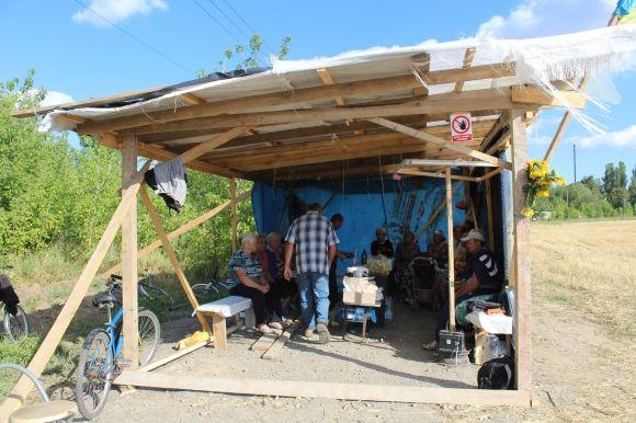 Громада Сабарова проти кладовища: "Ми з четвертої ранку тут збираємося" на сайті 20minut.ua Громада Сабарова проти кладовища: "Ми з четвертої ранку тут збираємося", фото №6 на сайті 20minut.ua