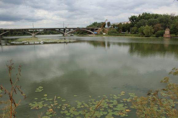 “Коли хлопчаками грали в футбол, спускалися сюди пити воду”: рибалка про парк “Кумбари”, фото №12 на сайті 20minut.ua