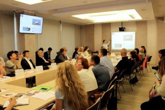 Польська делегація приїхала знайомитися з туристичними місцями Вінничини на сайті 20minut.ua Польська делегація приїхала знайомитися з туристичними місцями Вінничини, фото №4 на сайті 20minut.ua