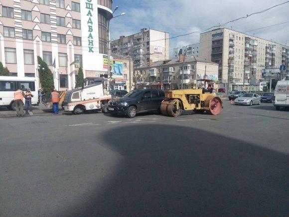 Фото дня: на Кам'янецькій комунальники 