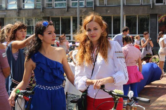 Леді на велосипеді. «Приїхала на 12-сантиметровій шпильці і перевзулася» на сайті 20minut.ua Леді на велосипеді. «Приїхала на 12-сантиметровій шпильці і перевзулася», фото №8 на сайті 20minut.ua