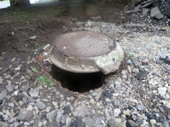 Біля управління благоустрою тротуар встелять плиткою, фото №2 на сайті vsim.ua