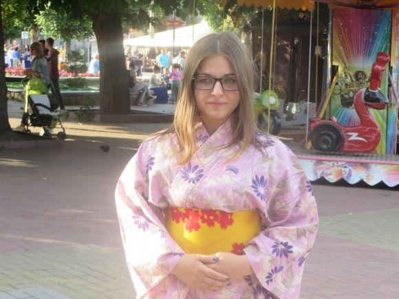 Хмельничани приміряли традиційний японський одяг "yukata" на сайті vsim.ua Хмельничани приміряли традиційний японський одяг "yukata", фото №7 на сайті vsim.ua