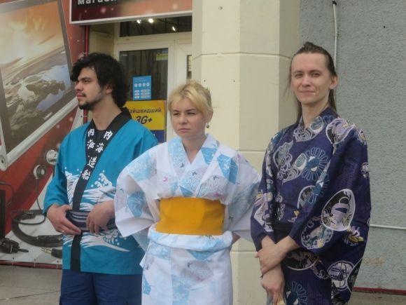 Хмельничани приміряли традиційний японський одяг "yukata" на сайті vsim.ua Хмельничани приміряли традиційний японський одяг "yukata", фото №2 на сайті vsim.ua