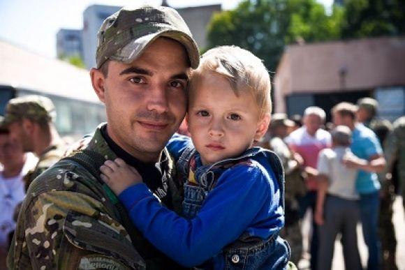 30 бійців батальйону патрульної поліції «Тернопіль» вирушили у зону АТО на сайті 20minut.ua 30 бійців батальйону патрульної поліції «Тернопіль» вирушили у зону АТО, фото №2 на сайті 20minut.ua