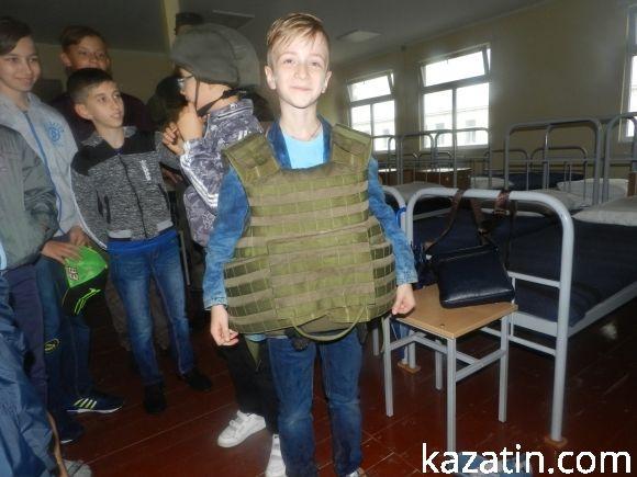 Діти учасників антитерористичної операції побували у Калинівському полку, фото №7 на сайті 20minut.ua