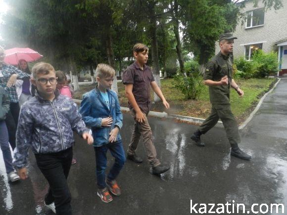 Діти учасників антитерористичної операції побували у Калинівському полку, фото №1 на сайті 20minut.ua